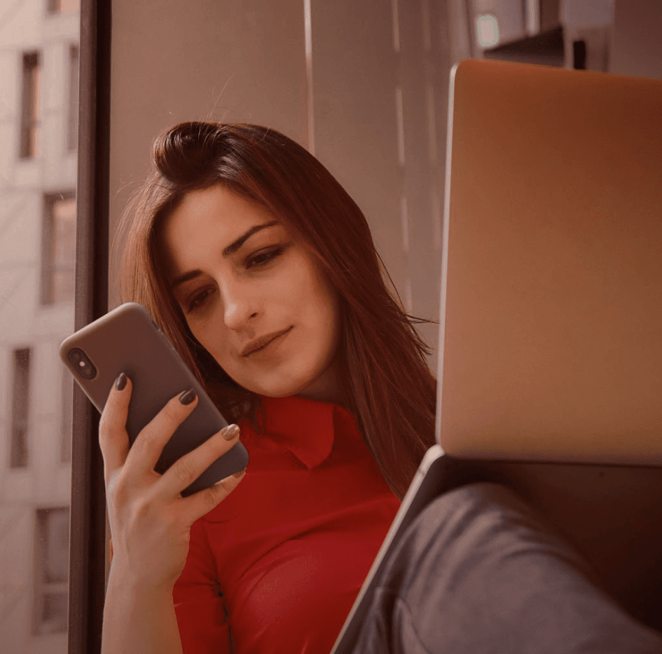 Working woman, scrolling on smartphone_image