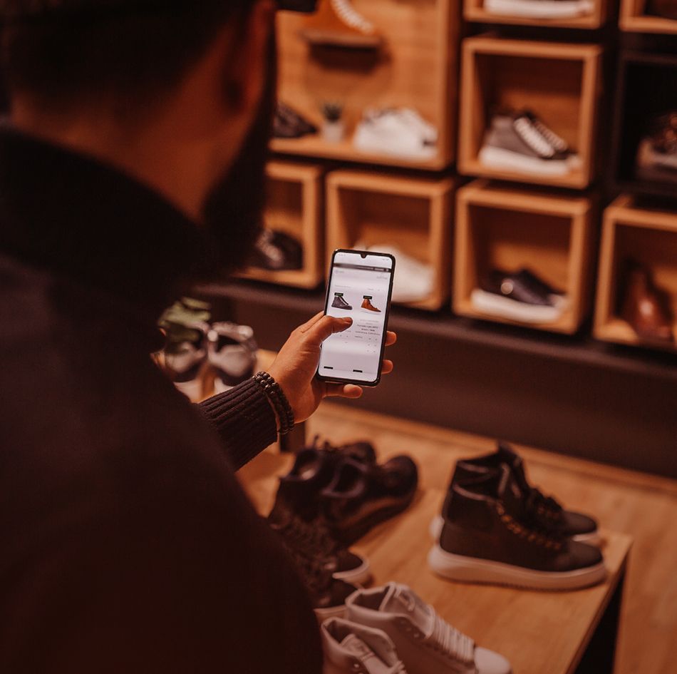 Online vs offline shopping_image