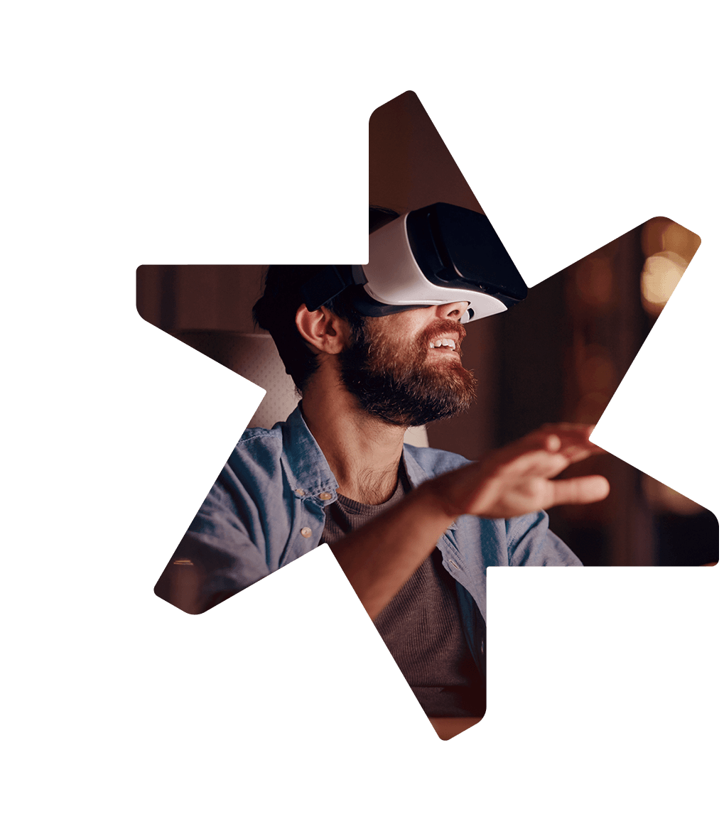 Tandemite banner: man with VR headset