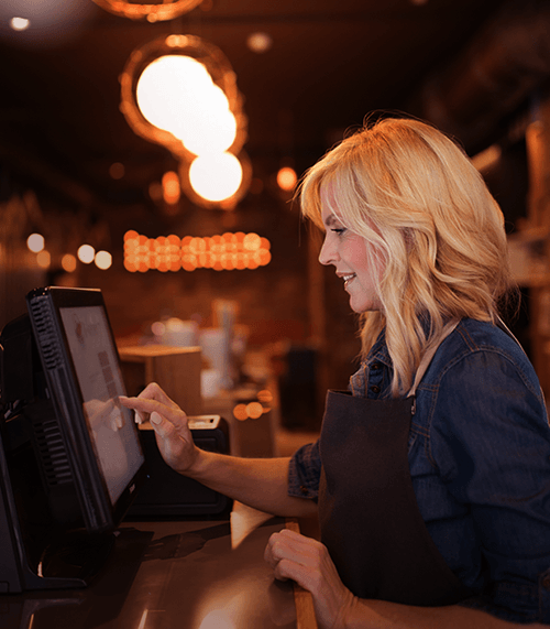 Woman handling cashier software_image
